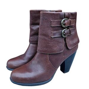 BOC Traipse Boots Size 9 Brown Pebbled Leather Heel Zip Buckle Cuff Born VGUC